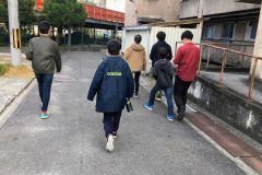 近くの公園へ